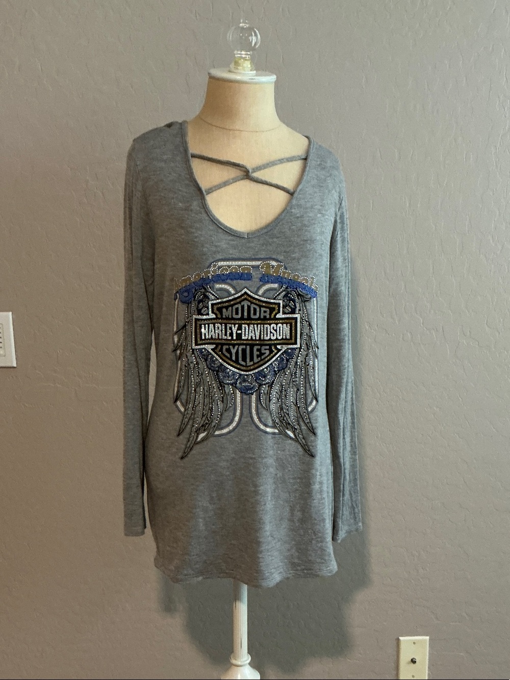 Harley-Davidson Gray Long-Sleeve Crisscross Neck Graphic Top